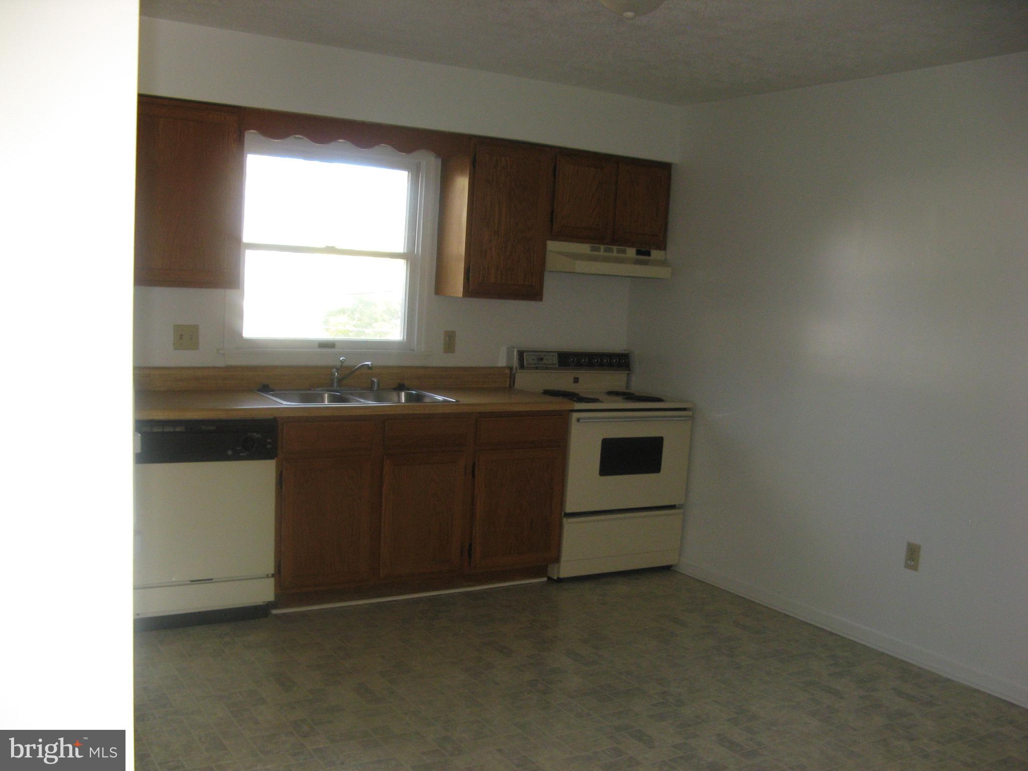 820 Locust Street, Unit 6 Stephens City, VA 22655 - Photo 3 of 8 Kitchen