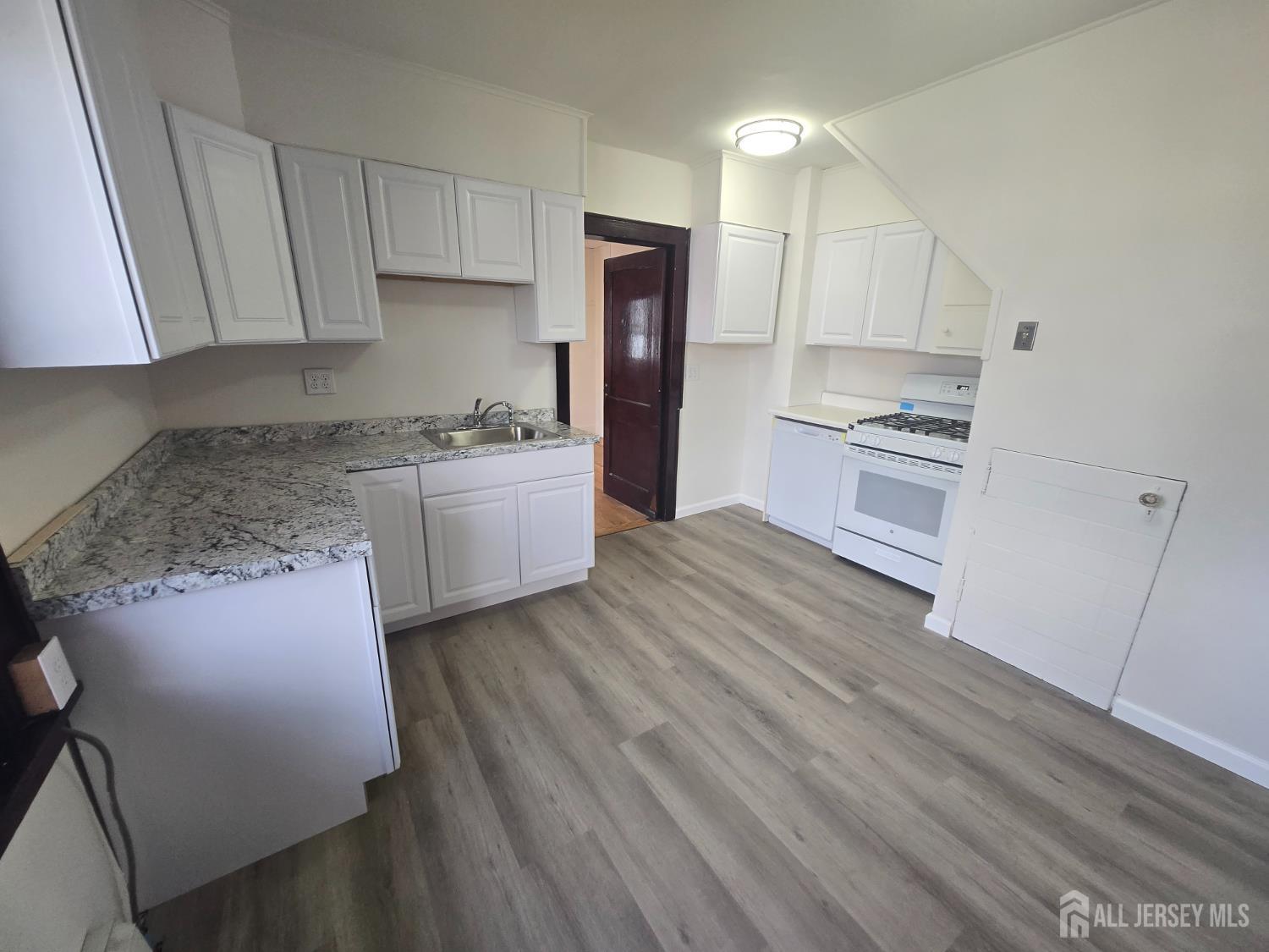 108 Bell Avenue, Unit A Raritan, NJ 08869 - Photo 9 of 24