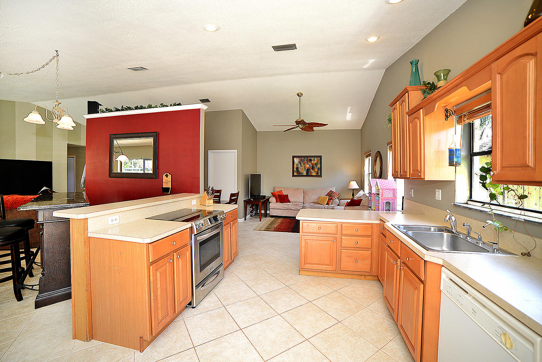 7801 West Country Club Boulevard Boca Raton, FL 33487 - Photo 12 of 40 Kitchen