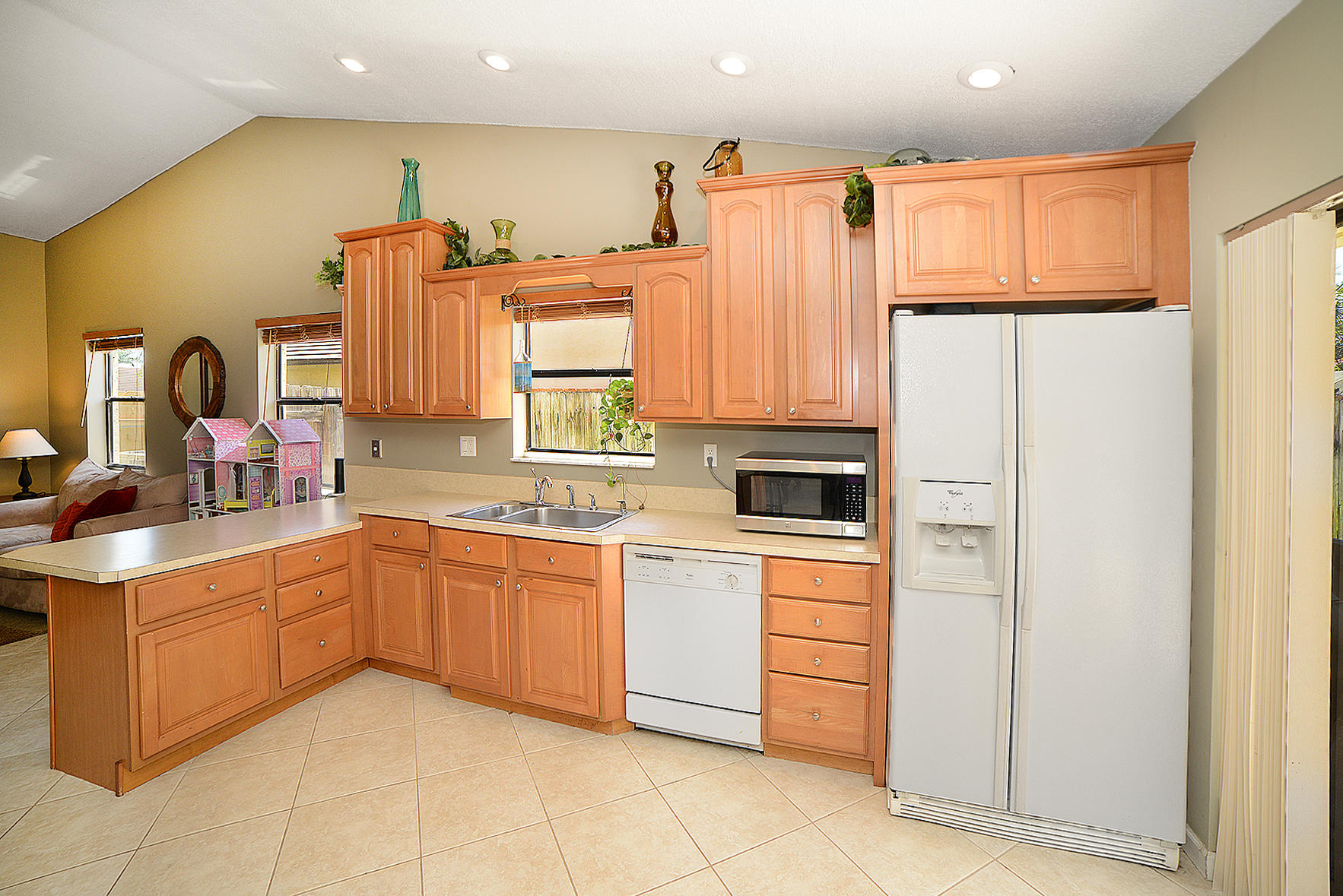 7801 West Country Club Boulevard Boca Raton, FL 33487 - Photo 14 of 40 Kitchen