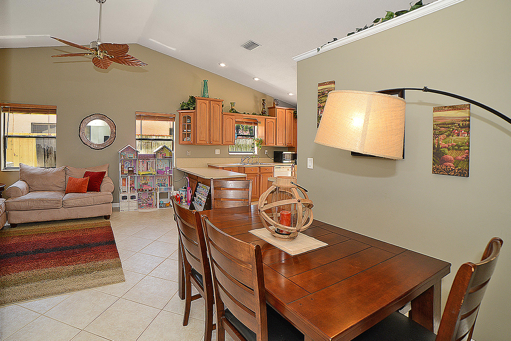 7801 West Country Club Boulevard Boca Raton, FL 33487 - Photo 17 of 40 Family Room & Dining Area