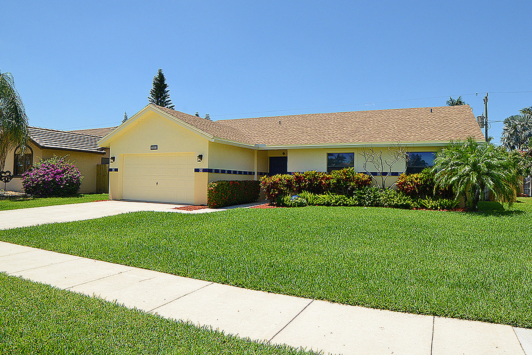7801 West Country Club Boulevard Boca Raton, FL 33487 - Photo 2 of 40 Front of House