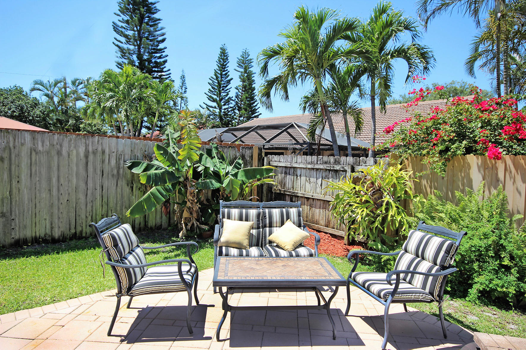 7801 West Country Club Boulevard Boca Raton, FL 33487 - Photo 35 of 40 Backyard
