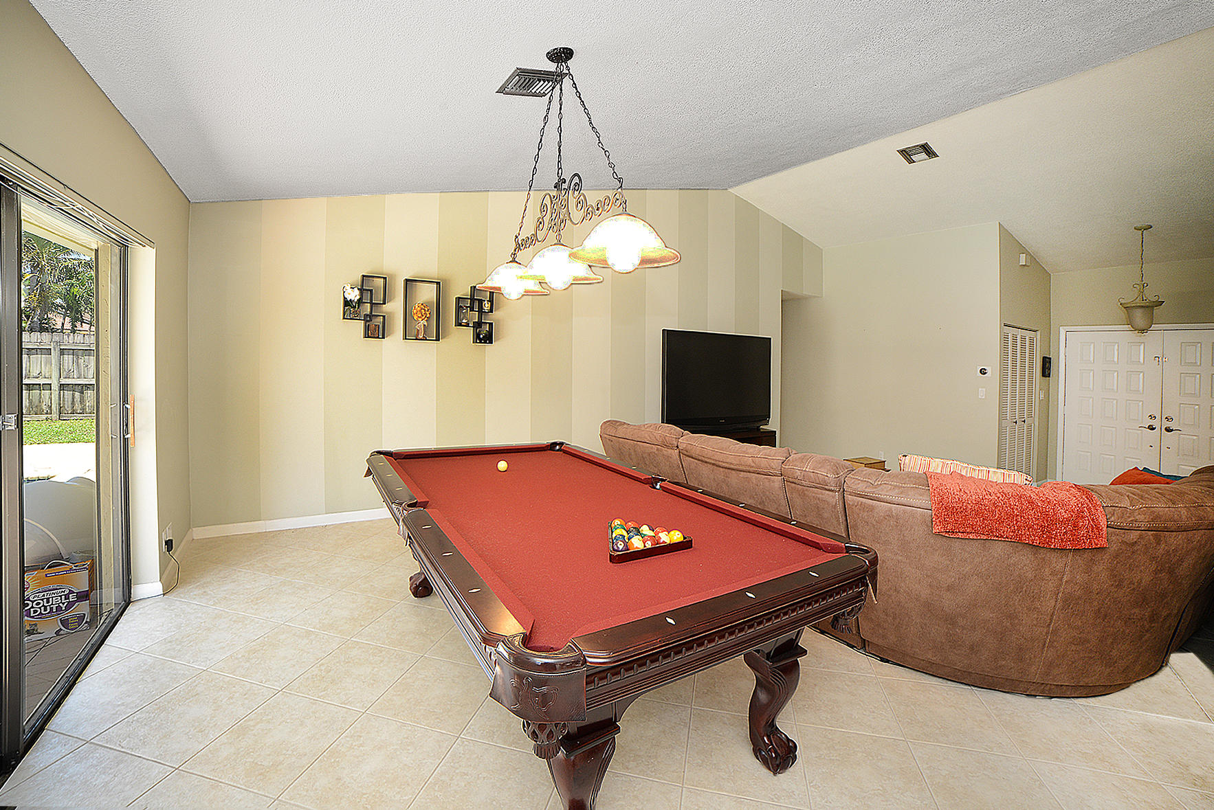 7801 West Country Club Boulevard Boca Raton, FL 33487 - Photo 8 of 40 Living Room