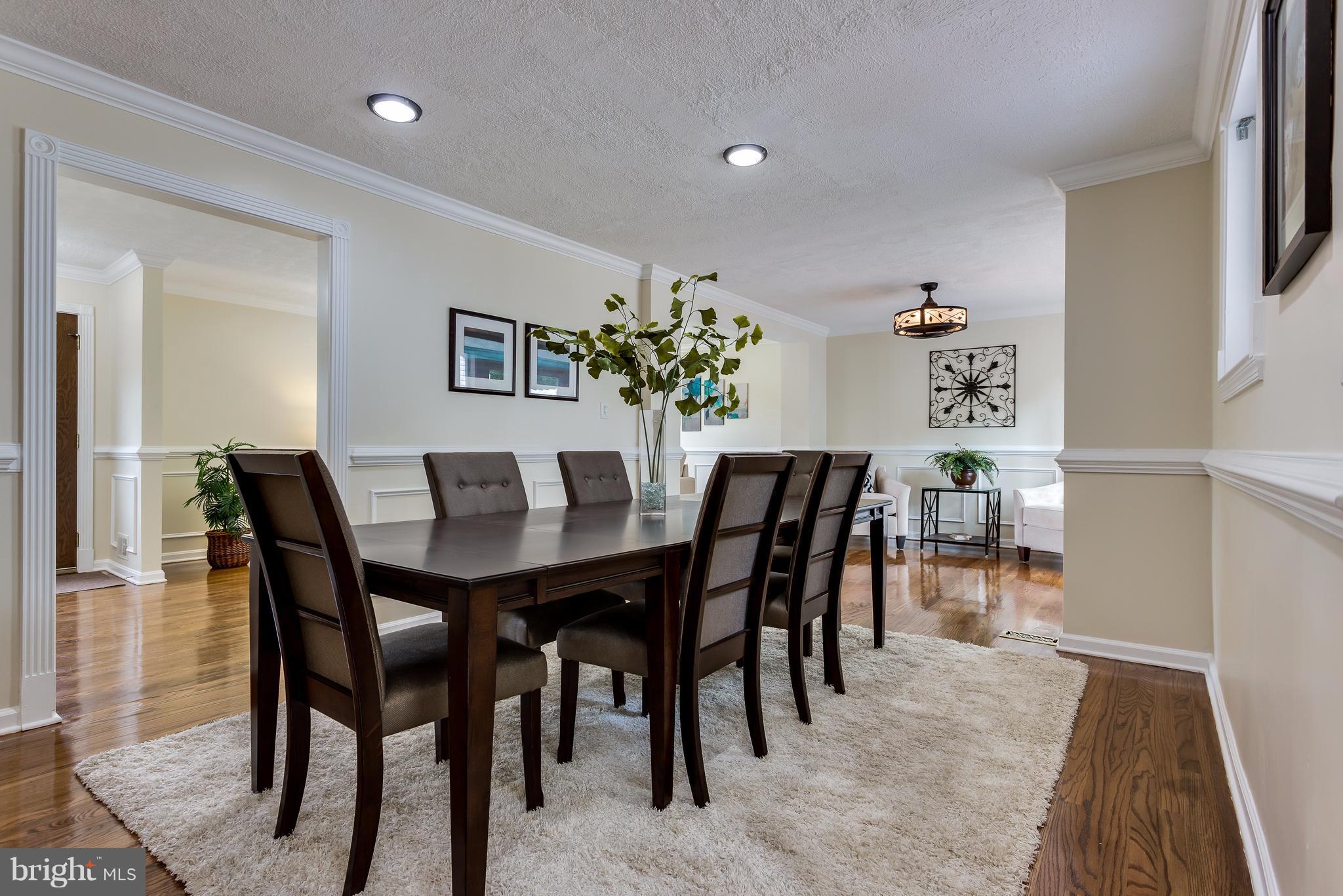 8919 Burke Lake Road Springfield, VA 22151 - Photo 6 of 30 Easily dining for 6 and with a leaf 8 or even 10.
