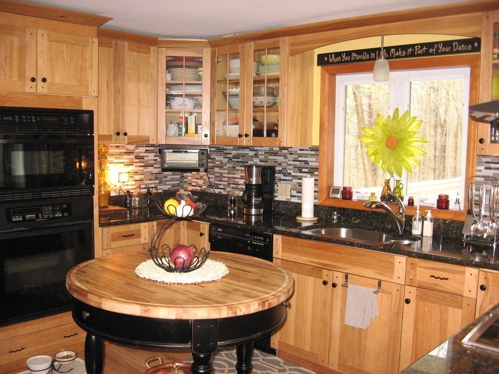 27 Whittemore Road Sturbridge, MA 01566 - Photo 10 of 29 Gallery Image 10