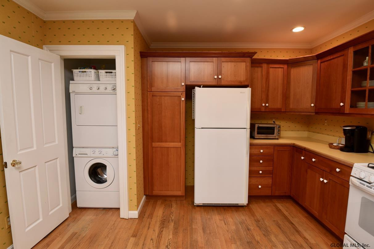 157 Spring Street Saratoga Springs, NY 12866 - Photo 27 of 48 Photo 30