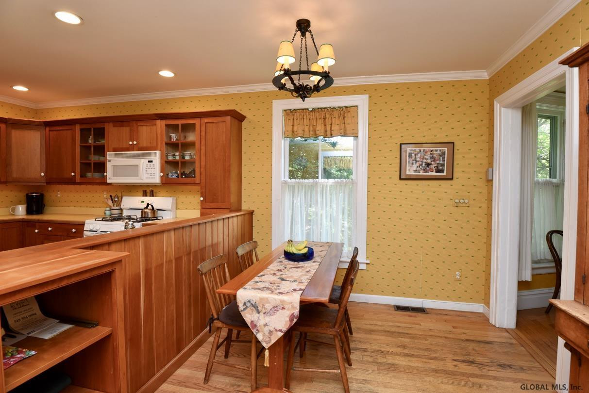 157 Spring Street Saratoga Springs, NY 12866 - Photo 28 of 48 Photo 31