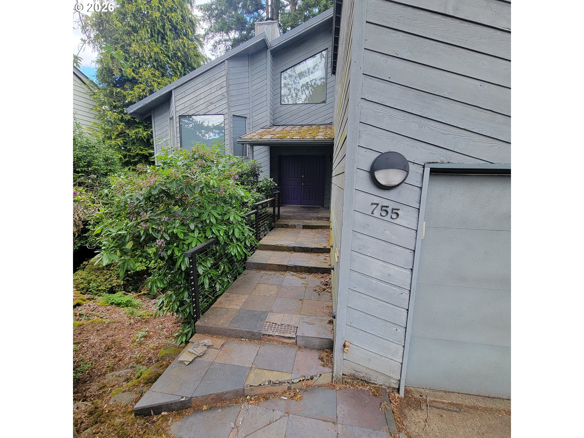 755 Southwest Chestnut Street Portland, OR 97219 - Photo 3 of 39