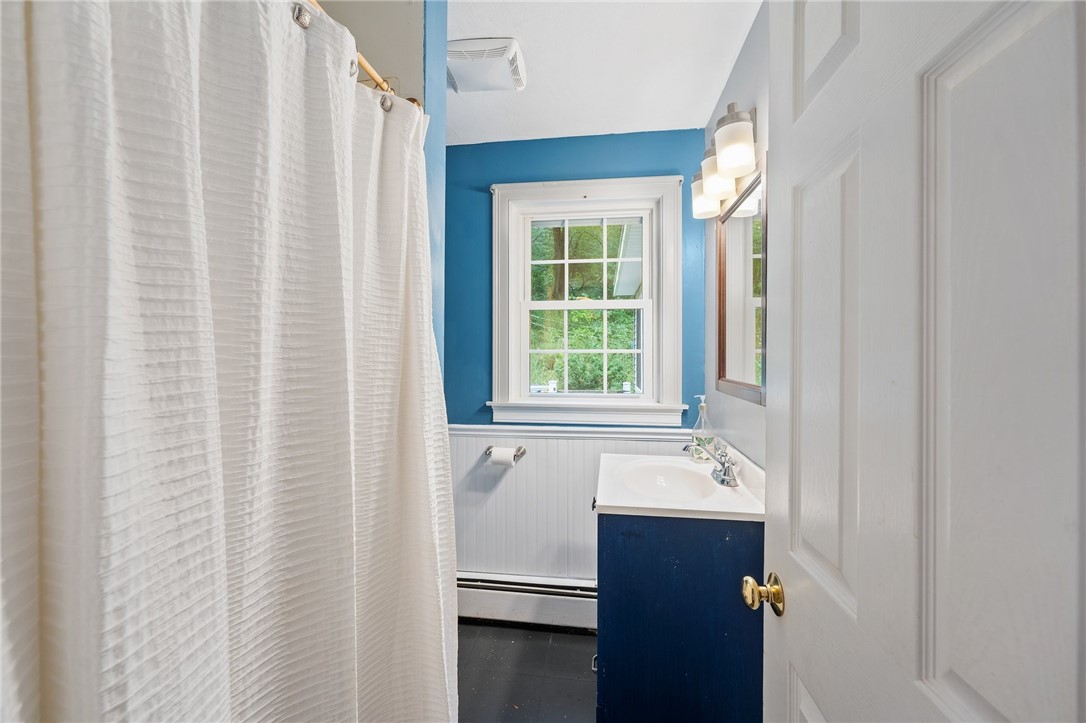 34 Maxson Hill Road Hopkinton, RI 02804 - Photo 26 of 36 1st floor bath