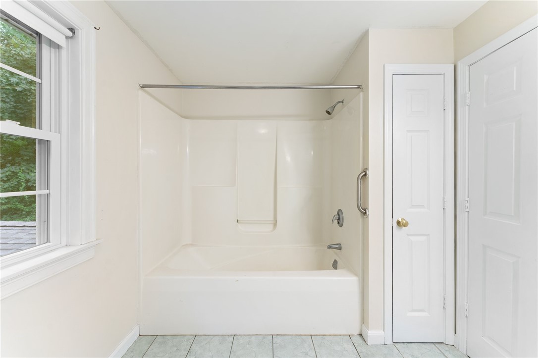 34 Maxson Hill Road Hopkinton, RI 02804 - Photo 28 of 36 Deep tub and storage