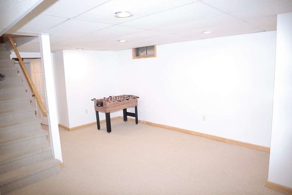 954 Russell Road Westfield, MA 01085 - Photo 16 of 19 Gallery Image 16