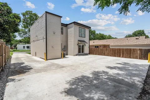 $695,000 | 3241 Waits Avenue, Fort Worth, TX 76109