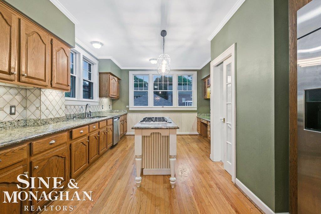 962 Pemberton Road Grosse Pointe, MI 48230 - Photo 10 of 38 50085609-9.JPG