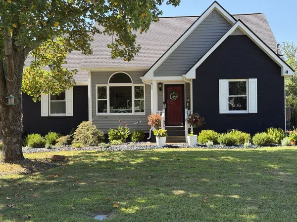 $415,000 | 214 Oakdale Drive, White House, TN 37188