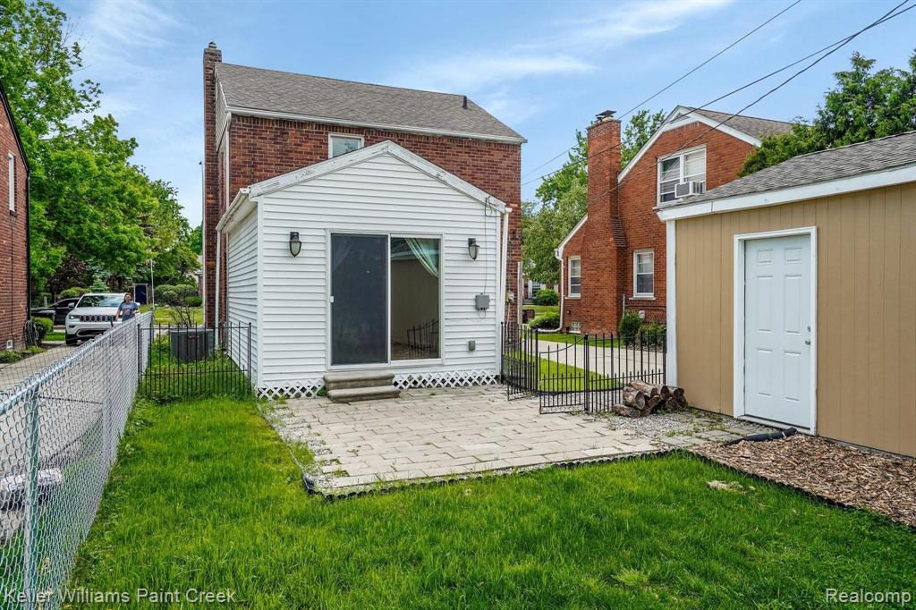 1218 Hampton Road Grosse Pointe, MI 48236 - Photo 21 of 24