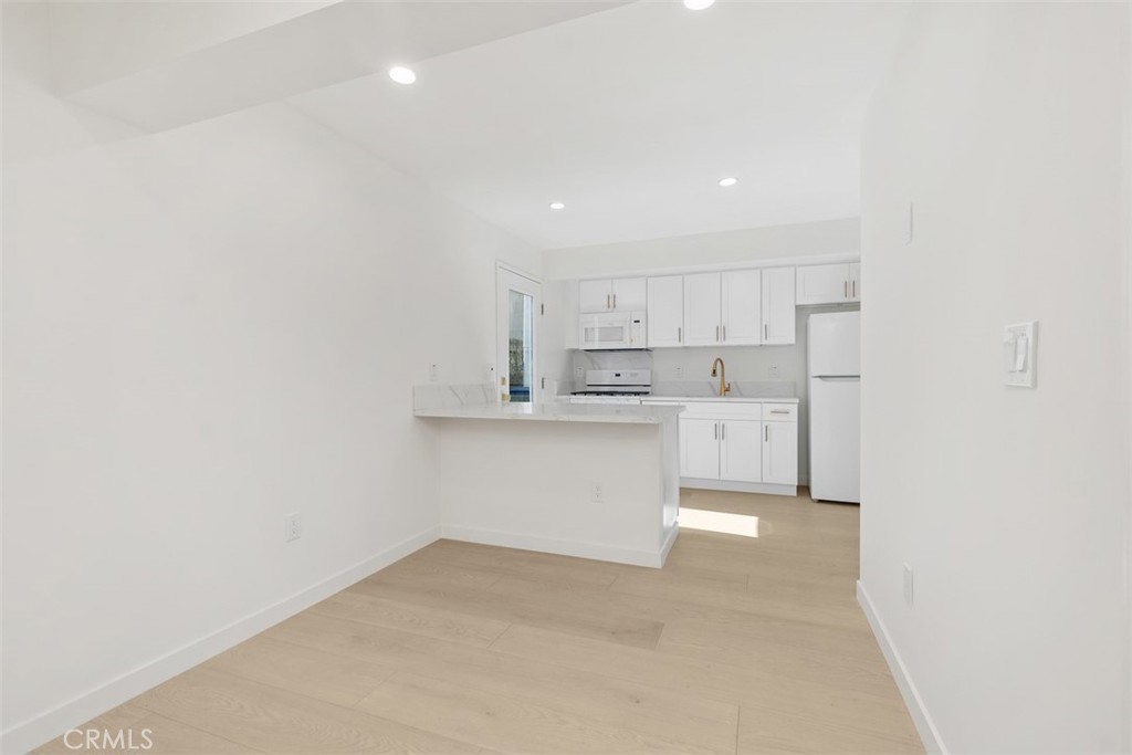 3926 Acacia Street Irvine, CA 92606 - Photo 9 of 32