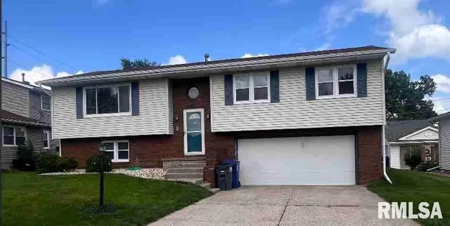 $2,295 | 3751 Tam-O-Shanter Drive North, Bettendorf, IA 52722