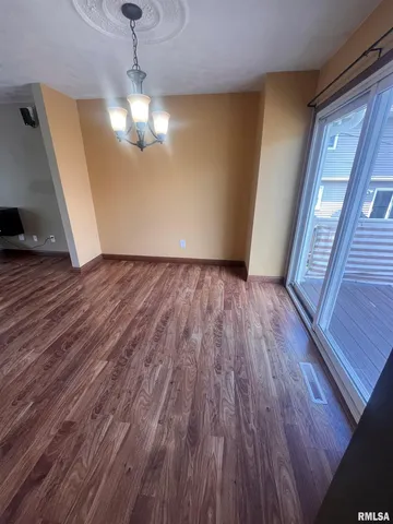 $2,295 | 3751 Tam-O-Shanter Drive North, Bettendorf, IA 52722