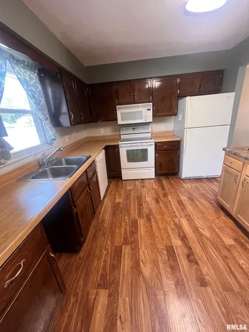 $2,295 | 3751 Tam-O-Shanter Drive North, Bettendorf, IA 52722