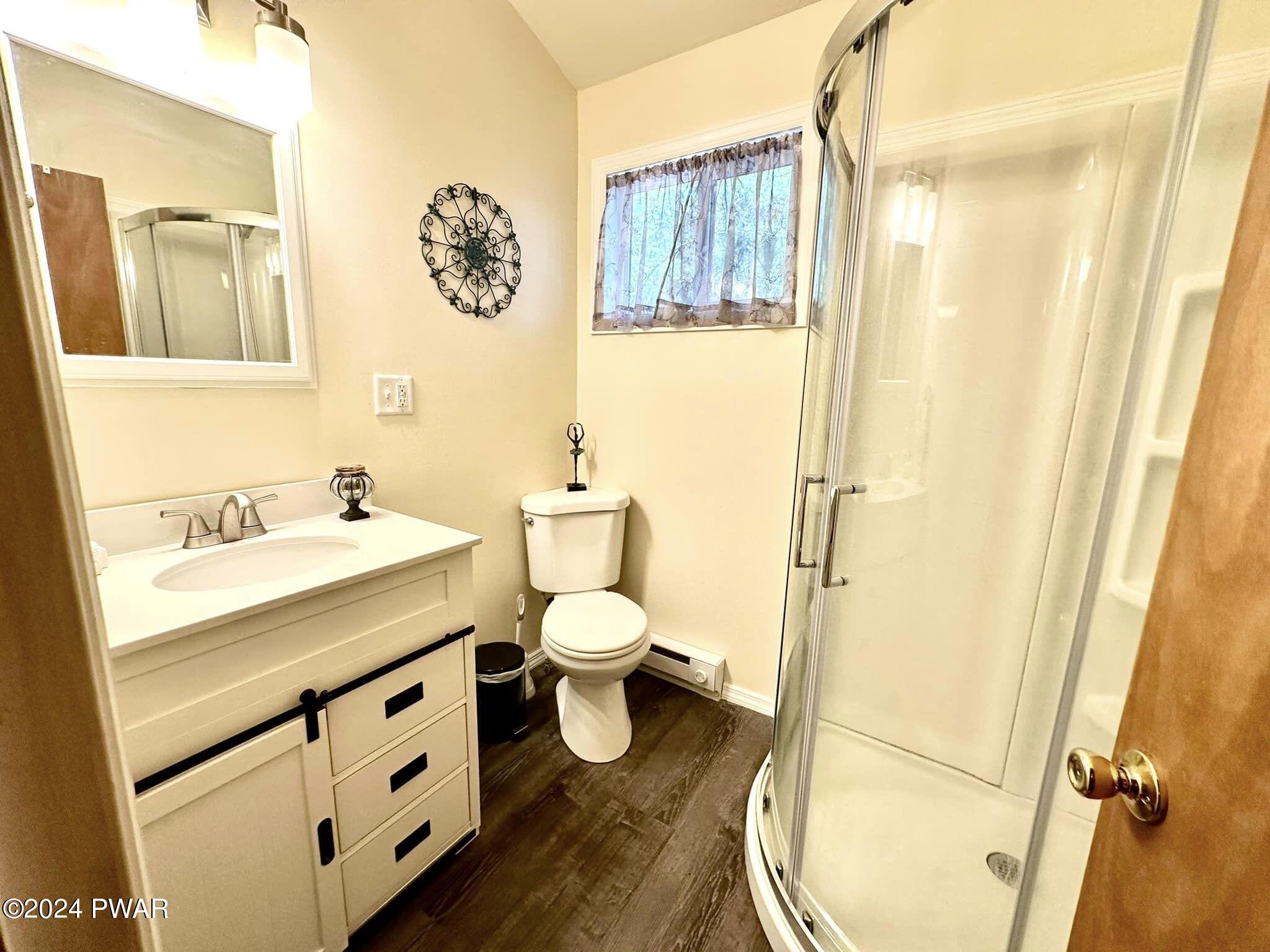 2391 Eagle Path Bushkill, PA 18324 - Photo 3 of 36 Poconobath2