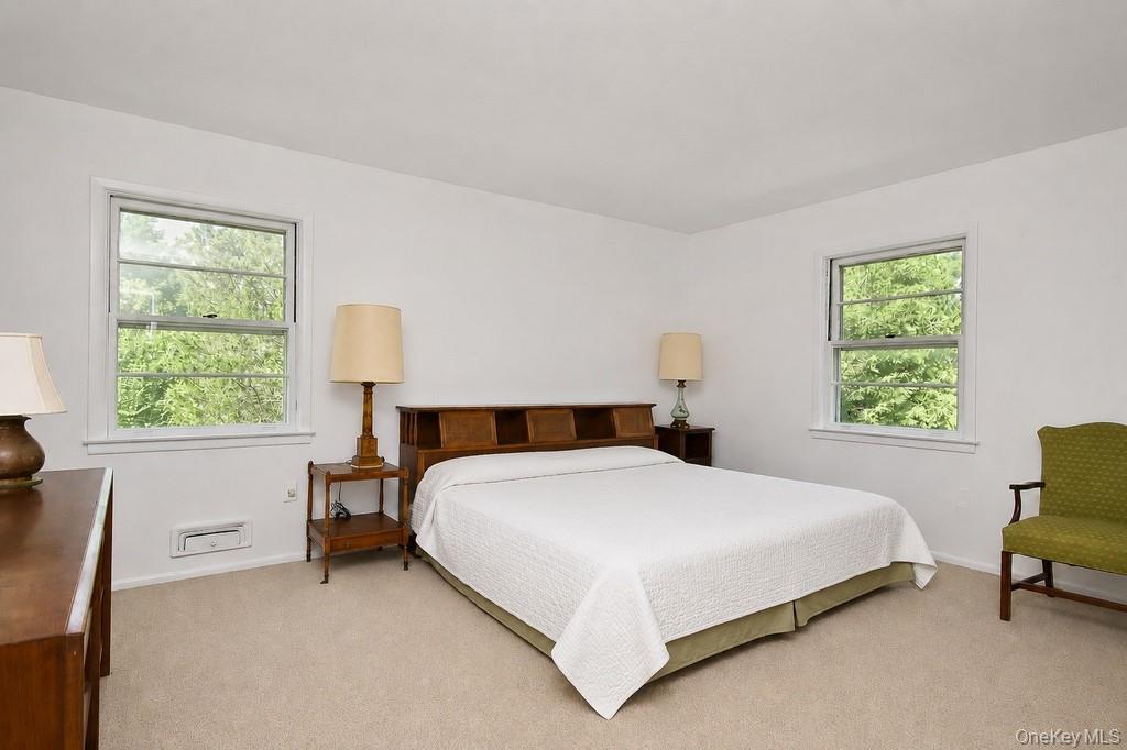 10 Lakeview Road Ossining, NY 10562 - Photo 26 of 40 Primary Bedroom has wall to wall carpet