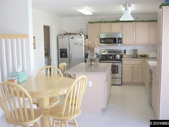 7786 Welsh Drive Reno, NV 89506 - Photo 4 of 9 Photo 4