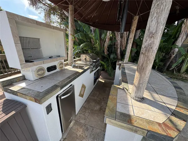 $5,400 | 5920 Southwest 14th Street, Plantation, FL 33317
