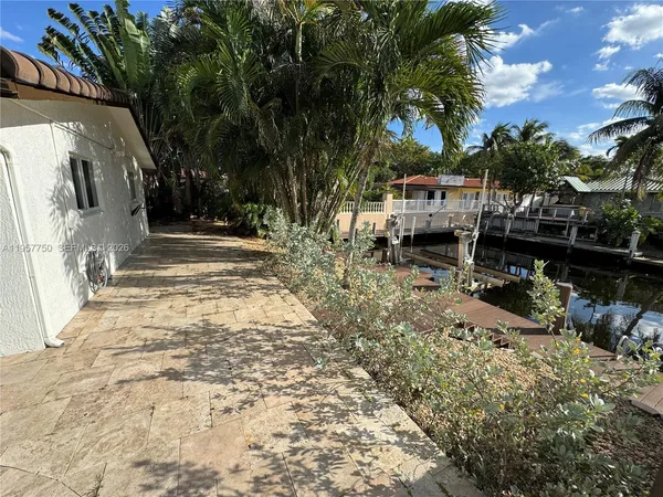 $5,400 | 5920 Southwest 14th Street, Plantation, FL 33317