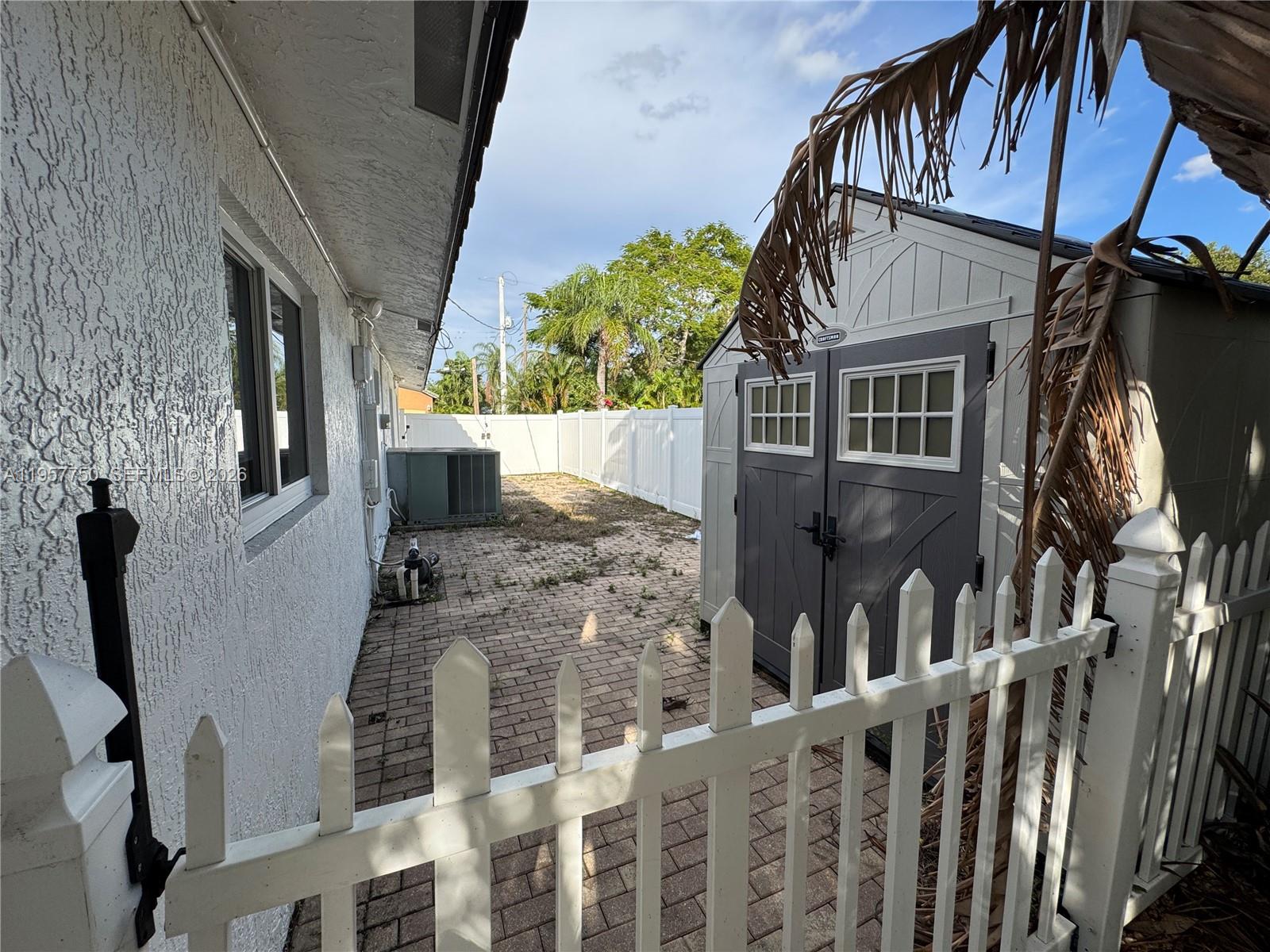 5920 Southwest 14th Street Plantation, FL 33317 - Photo 25 of 29