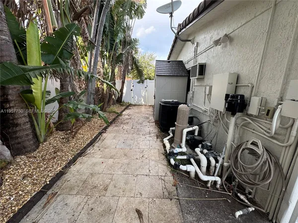 $5,400 | 5920 Southwest 14th Street, Plantation, FL 33317