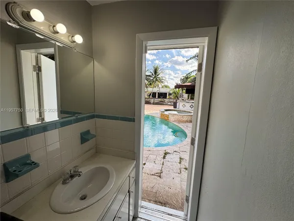 $5,400 | 5920 Southwest 14th Street, Plantation, FL 33317