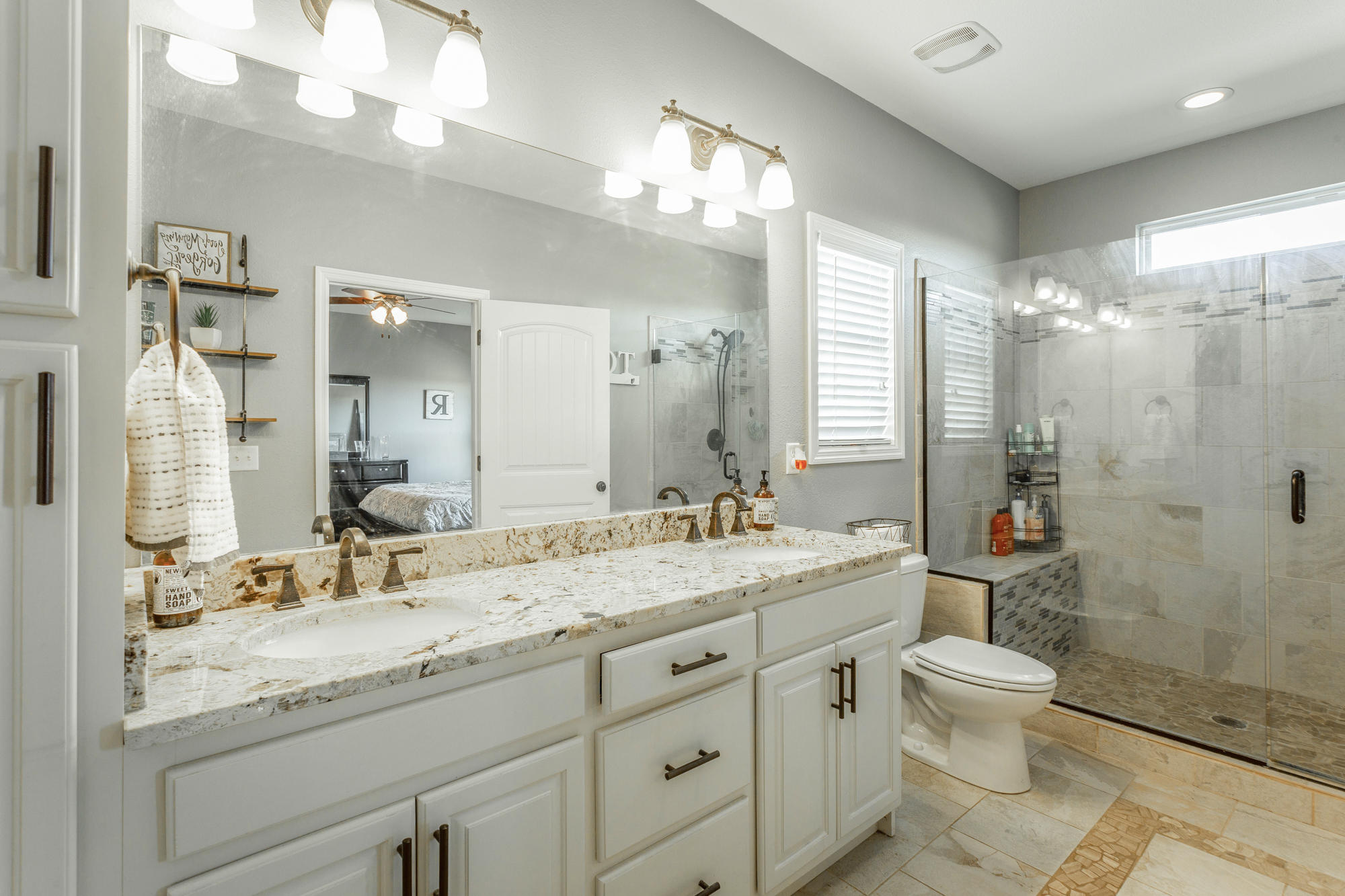 374 Lee Clarkson Road Chickamauga, GA 30707 - Photo 23 of 60 Master bathroom