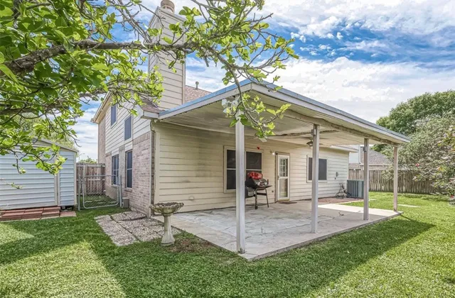 $2,500 | 101 Spencer Landing West, La Porte, TX 77571