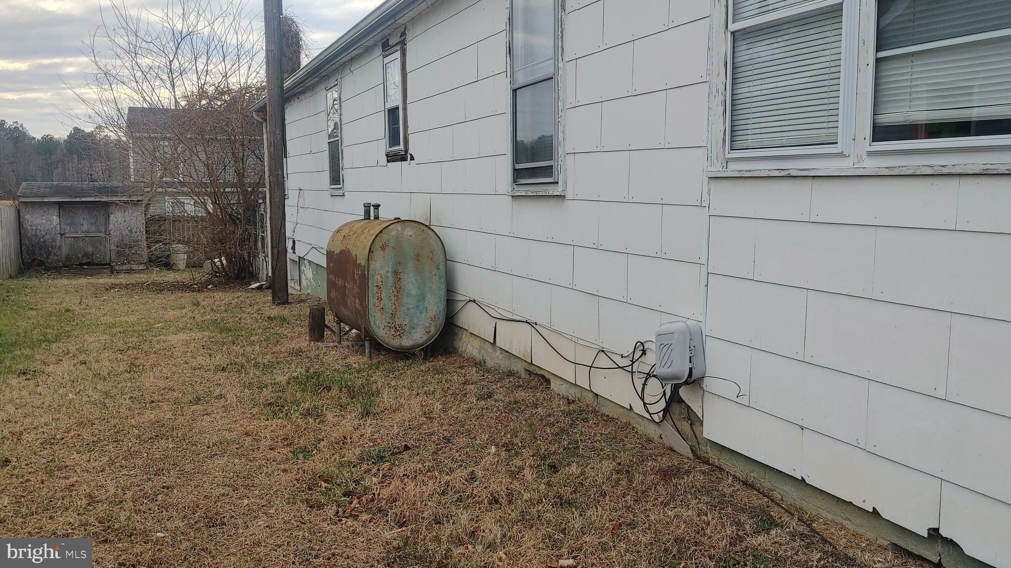 4871 Calvert Drive St. Leonard, MD 20685 - Photo 2 of 25 Side of home