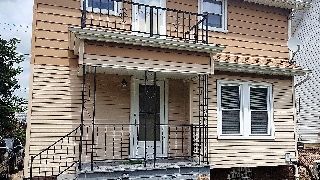 1115 Spring Road Cleveland, OH 44109 - Photo 4 of 31