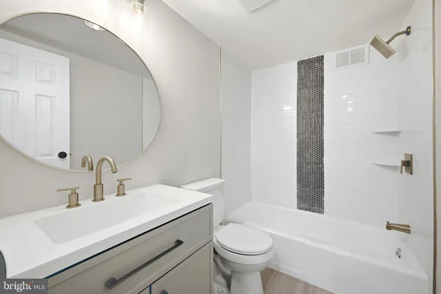 $239,990 | 6001 Arlington Boulevard, Unit 304, Falls Church, VA 22044