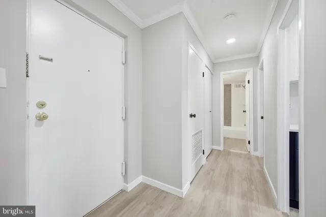 $239,990 | 6001 Arlington Boulevard, Unit 304, Falls Church, VA 22044