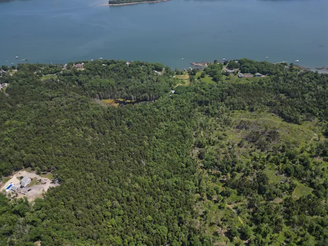 $825,000 | 1 Mallard Pond Road, Harpswell, ME 04079