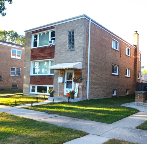 a view of a house with a swimming pool