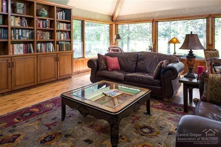 8 North Course Lane Sunriver, OR 97707 - Photo 8 of 24 High ceilings, custom built in cabinets,