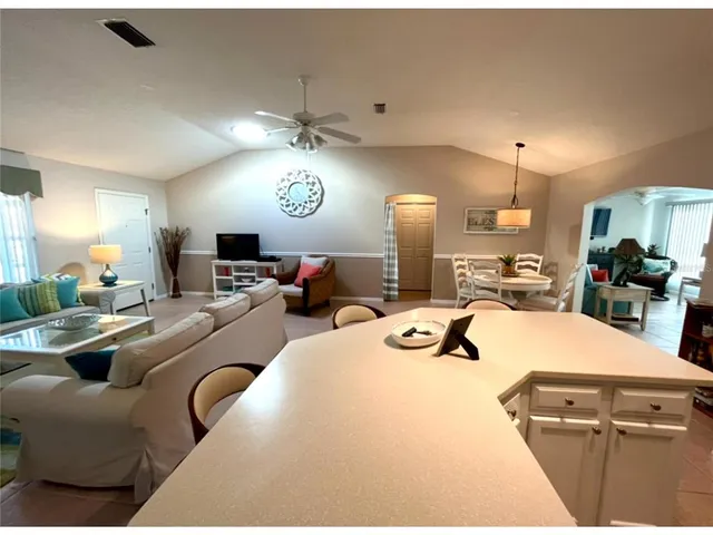 $2,100 | 1314 Corona Avenue, Lady Lake, FL 32159