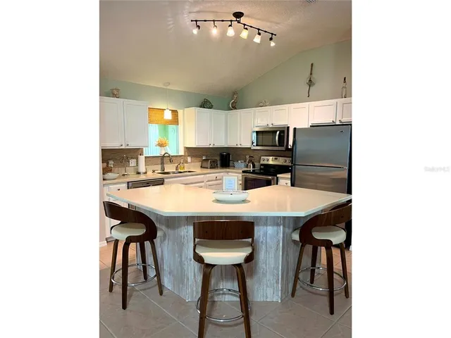 $2,100 | 1314 Corona Avenue, Lady Lake, FL 32159