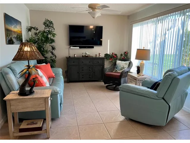 $2,100 | 1314 Corona Avenue, Lady Lake, FL 32159