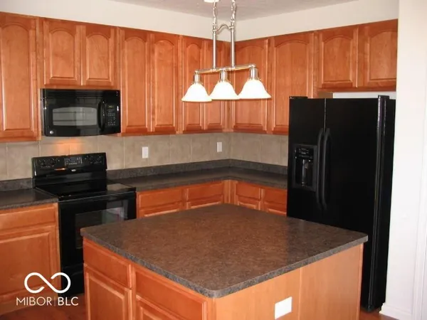 $2,750 | 11249 Candice Drive, Fishers, IN 46038