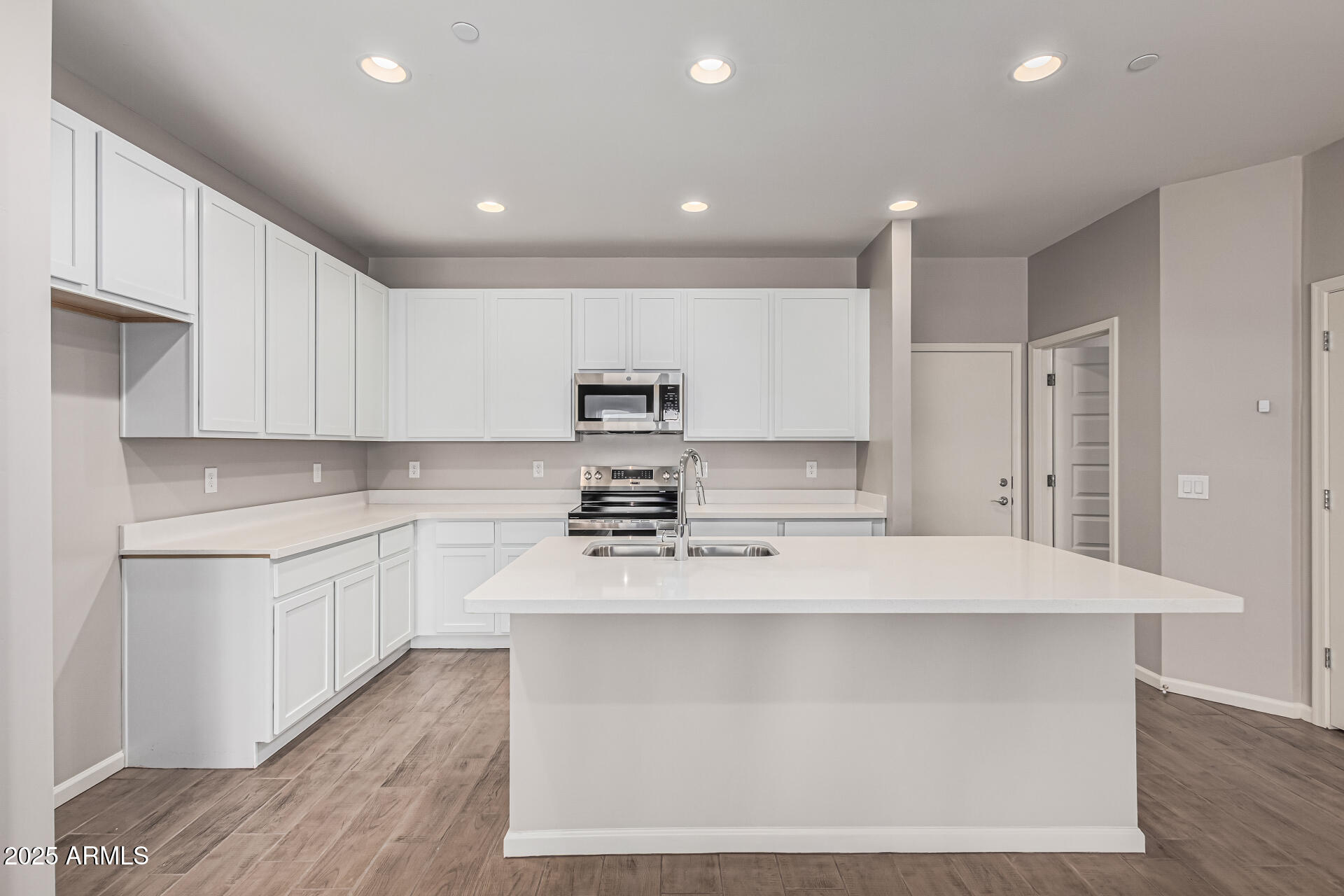 733 East Commonwealth Avenue, Unit 4 Chandler, AZ 85225 - Photo 10 of 42 08 Commonwealth