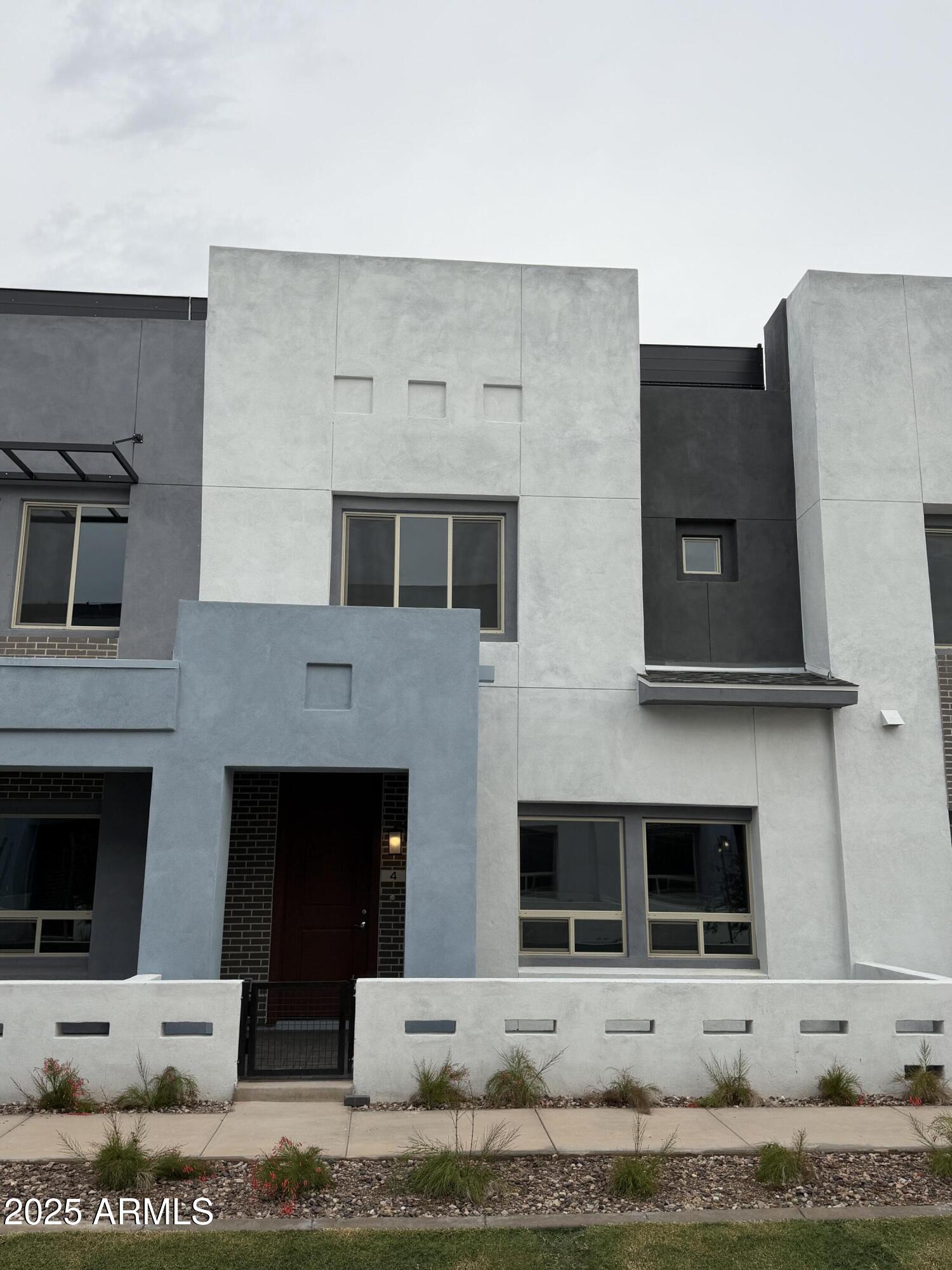 733 East Commonwealth Avenue, Unit 4 Chandler, AZ 85225 - Photo 2 of 42 IMG_0790