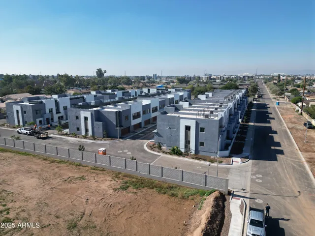 a picture of city view