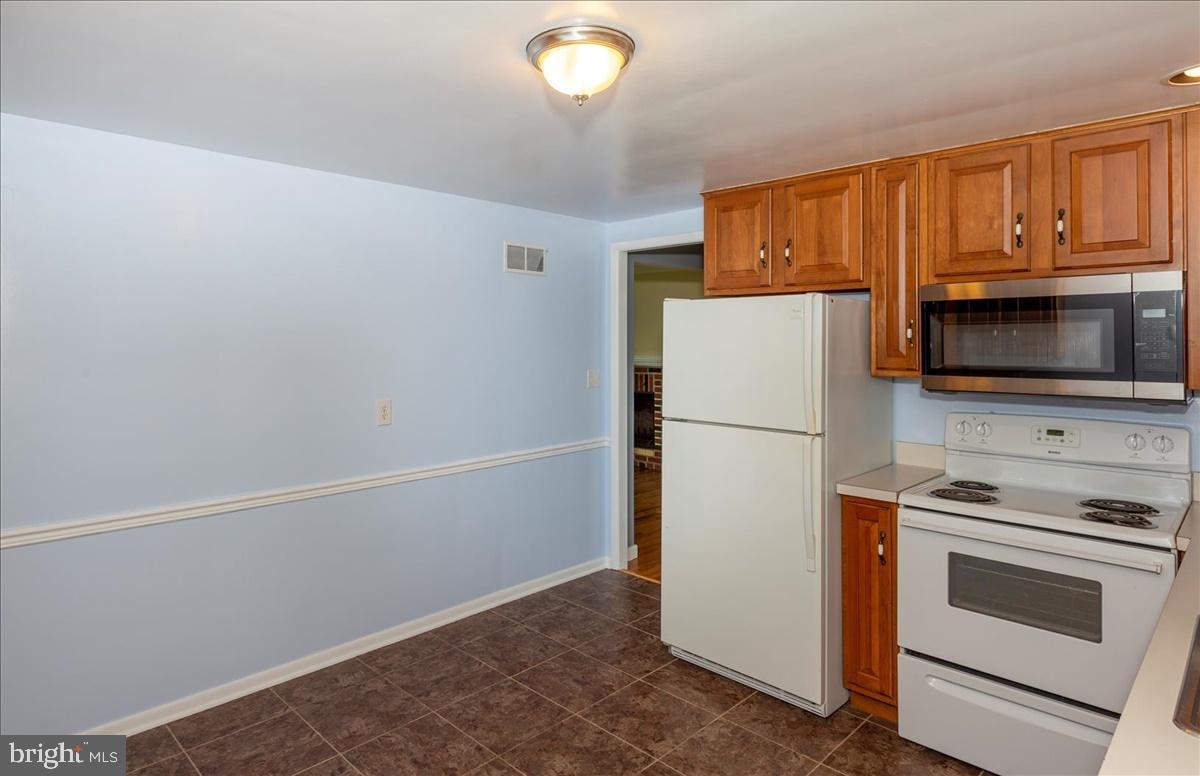 384 Greendale Road York, PA 17403 - Photo 12 of 26 All appliances included