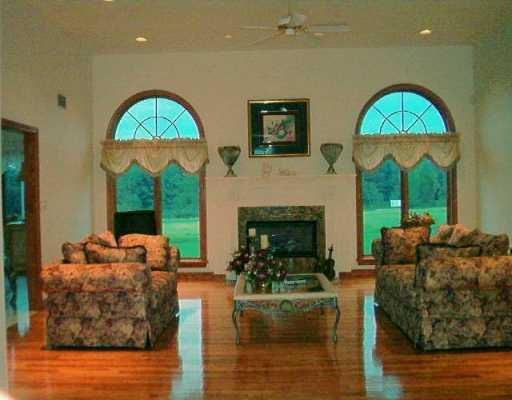 2040 Savannah Road New Castle, PA 16101 - Photo 3 of 8